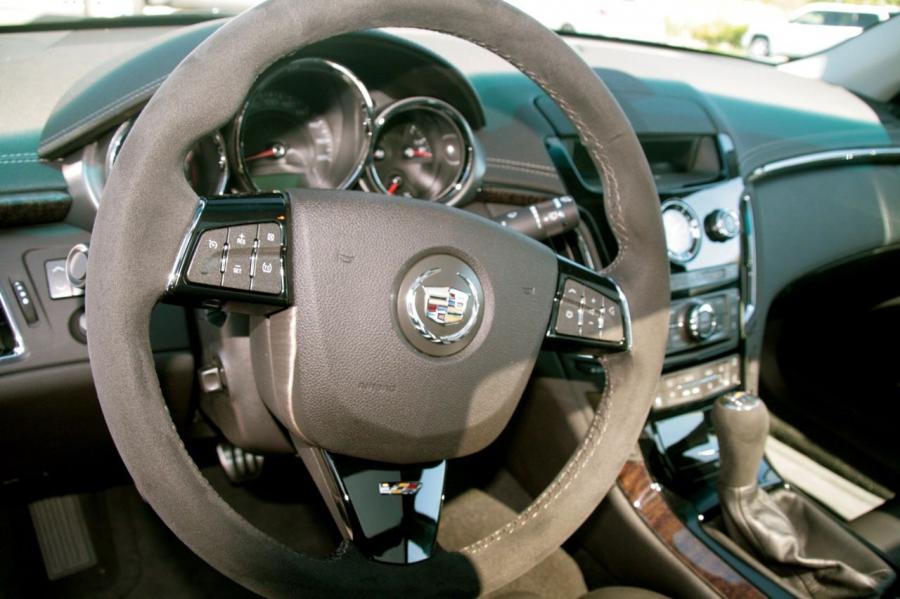  Cadillac CTS-V Coupe 2010 года  (фото 166 из 315)